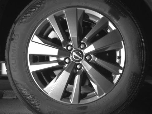 Used 2025 Nissan Pathfinder SV image 15