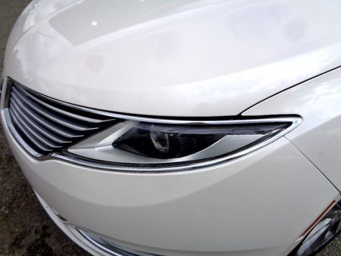 Used 2013 Lincoln MKZ image 10