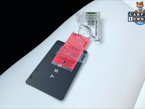 Used 2023 Tesla Model Y Performance image 11