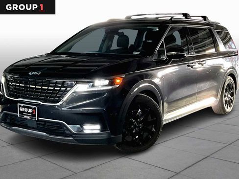 Used 2022 Kia Carnival SX Prestige image 1