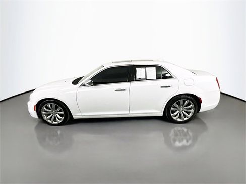 Used 2017 Chrysler 300 C w/ Safetytec Plus Group image 4
