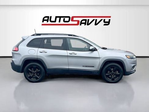 Used 2019 Jeep Cherokee Latitude Plus AWD/4WD image 8
