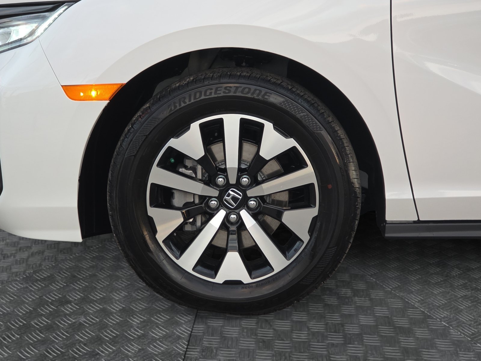 New 2026 Honda Odyssey EX-L image 9