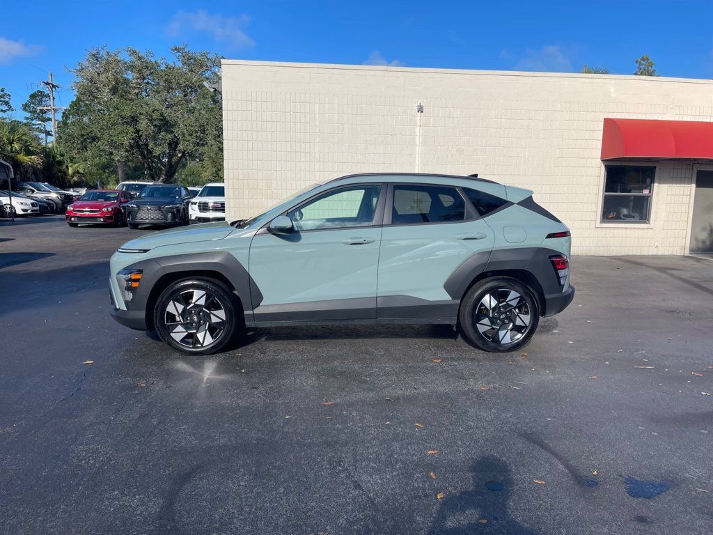 Used 2025 Hyundai Kona SEL FWD image 2
