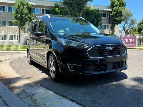 Used 2019 Ford Transit Connect Titanium w/ Titanium Premium Package FWD image 12