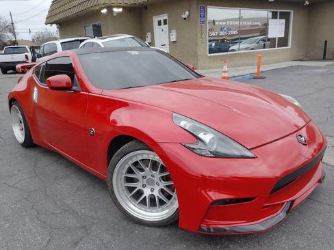 Used 2017 Nissan 370Z Coupe image 1