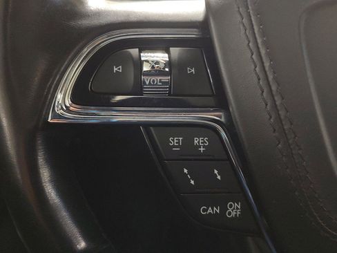 Used 2020 Lincoln Continental AWD w/ Premium Package image 11