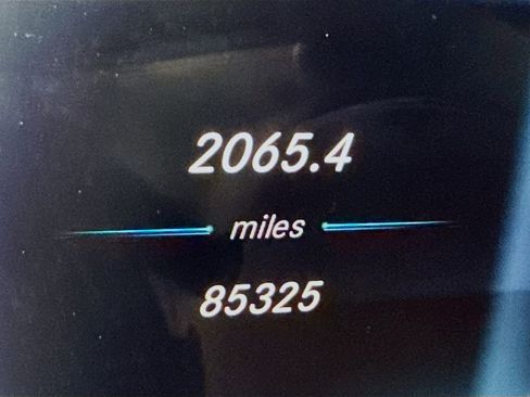 Used 2018 Mercedes-Benz E 400 Coupe image 3