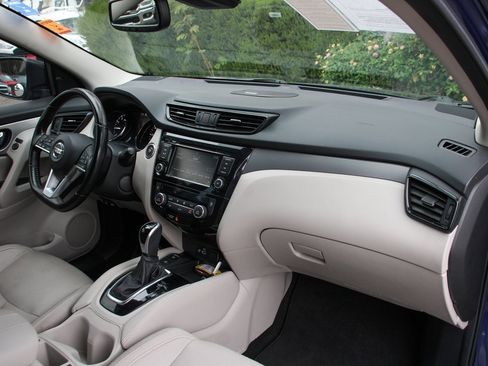 Used 2020 Nissan Rogue Sport SL w/ Premium Package image 38