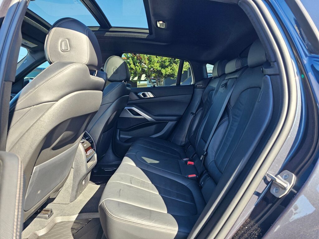 Used 2022 BMW X6 xDrive40i AWD/4WD image 19