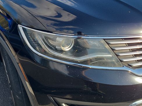 Used 2016 Lincoln MKX Reserve w/ Driver Assistance Package image 13