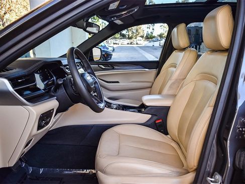 Used 2022 Jeep Grand Cherokee Limited 4xe image 18