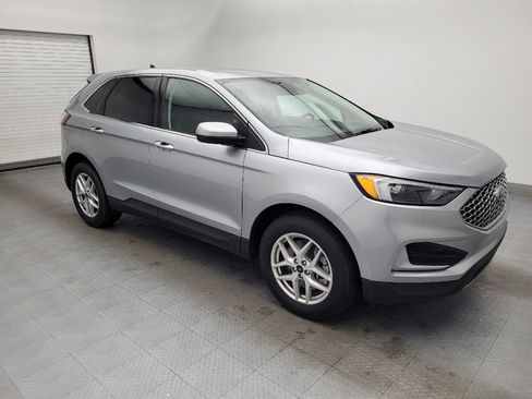 Used 2024 Ford Edge SEL image 11