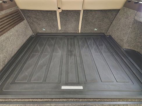 Used 2019 Land Rover Range Rover HSE image 32