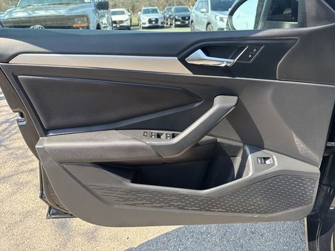 Used 2019 Volkswagen Jetta SE FWD image 23