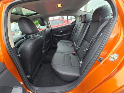 Used 2024 Nissan Sentra SR w/ SR Premium Package image 18