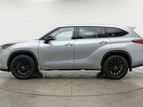 Used 2025 Toyota Highlander XSE AWD/4WD image 5