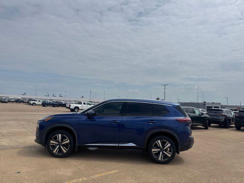 Certified 2023 Nissan Rogue SL w/ SL Premium Package FWD image 13