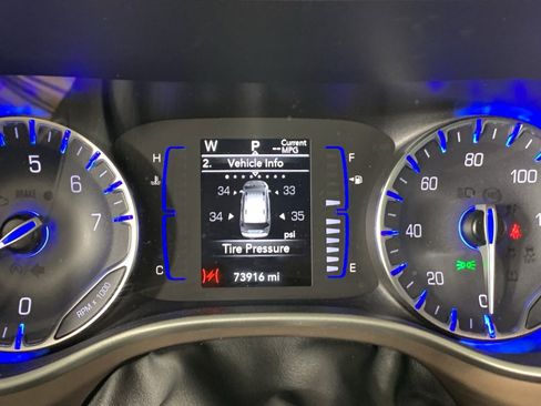 Used 2022 Chrysler Voyager LX image 23