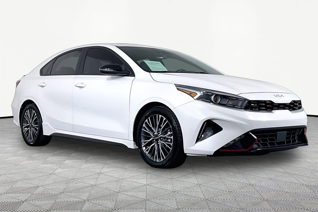 Used 2024 Kia Forte GT-Line w/ GT-Line Premium Package FWD image 3