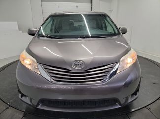 Used 2016 Toyota Sienna LE video 2