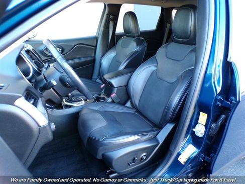 Used 2018 Jeep Cherokee Latitude Plus FWD image 16