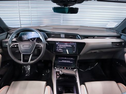 Used 2024 Audi Q8 e-tron Prestige w/ Prestige Package image 7