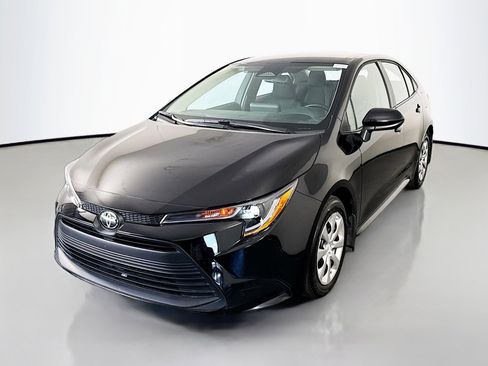 Used 2026 Toyota Corolla LE FWD image 4