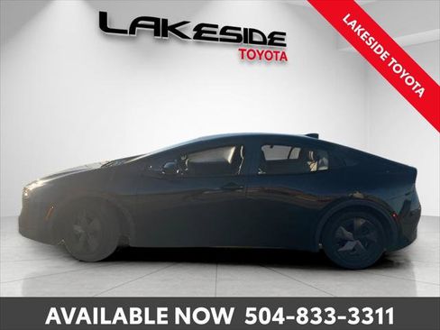 Certified 2023 Toyota Prius LE FWD image 4