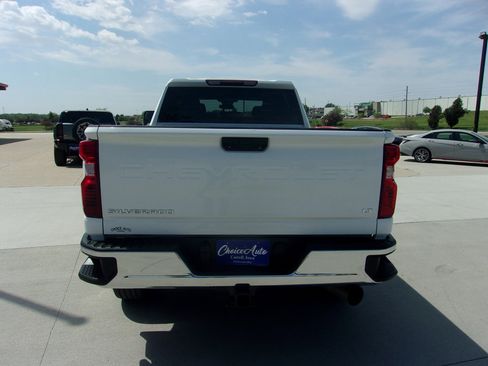Used 2024 Chevrolet Silverado 2500 LT AWD/4WD image 4