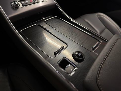 New 2027 Lincoln Aviator AWD image 32