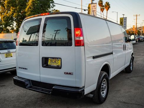 Used 2022 GMC Savana 2500 w/ Driver Convenience Package image 8