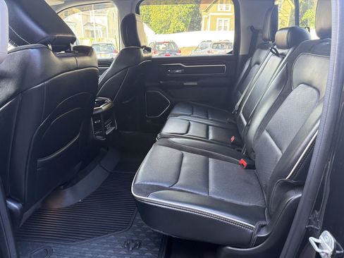 Used 2022 RAM 1500 Laramie AWD/4WD image 11