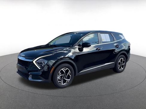 Used 2025 Kia Sportage LX image 8