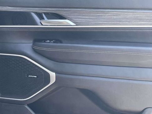 Certified 2024 Jeep Wagoneer L Series II AWD/4WD image 20