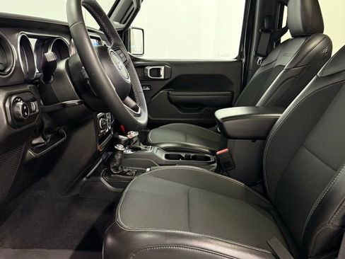 Used 2023 Jeep Gladiator Sport S image 13