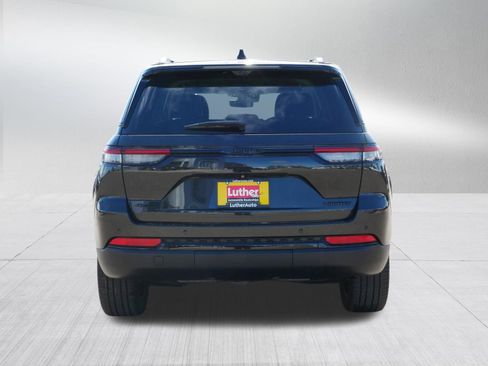 Used 2023 Jeep Grand Cherokee Limited w/ Luxury Tech Group II image 6