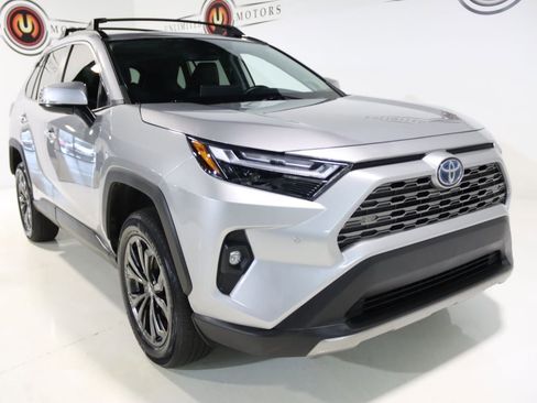 Used 2022 Toyota RAV4 Limited AWD/4WD image 20