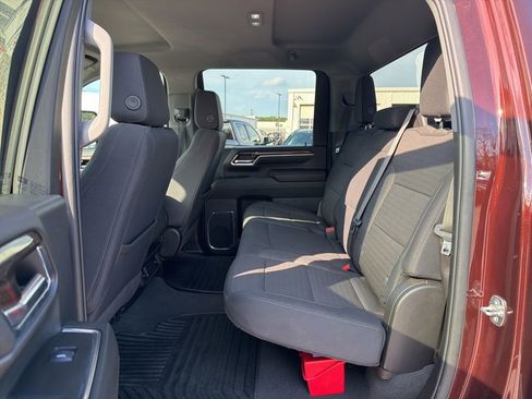 Used 2024 Chevrolet Silverado 2500 LT image 24