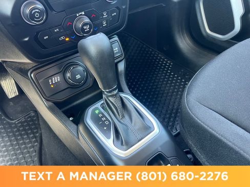 Used 2019 Jeep Renegade Latitude w/ Cold Weather Group AWD/4WD image 25