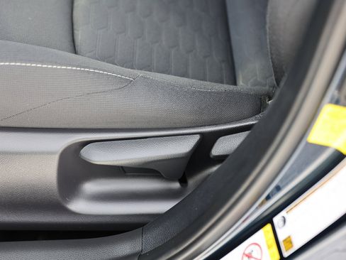 Used 2020 Toyota Corolla Hatchback image 17