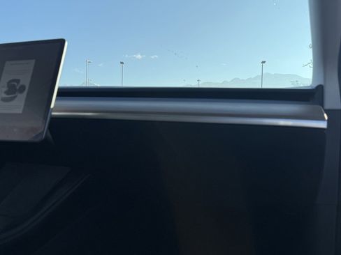 Used 2022 Tesla Model 3 Long Range image 25