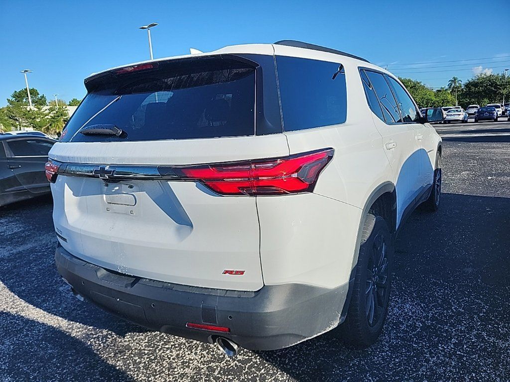Used 2022 Chevrolet Traverse RS FWD image 3