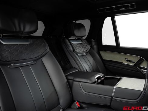 Used 2025 Land Rover Range Rover SV AWD/4WD image 36