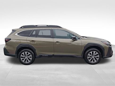 Certified 2025 Subaru Outback Premium AWD/4WD image 7