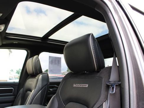 Used 2023 RAM 1500 Laramie AWD/4WD image 33