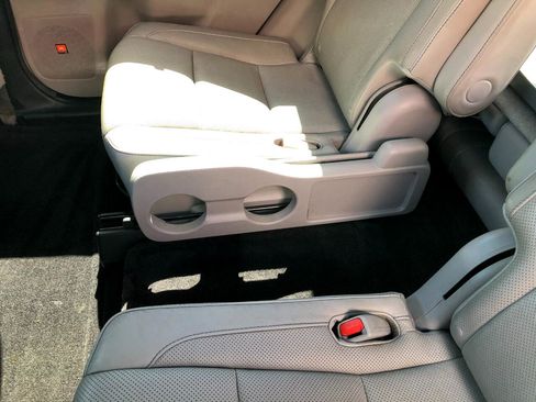 Used 2015 Toyota Highlander Limited image 27