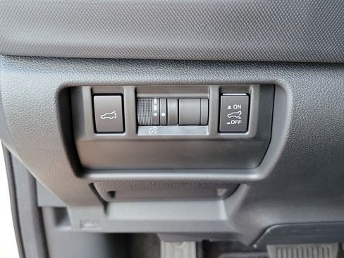 Used 2026 Subaru Forester Premium image 31