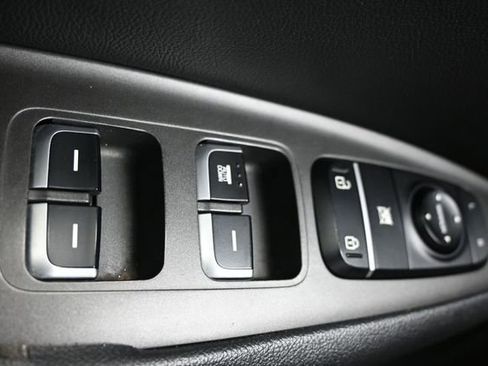 Used 2018 Kia Optima S FWD image 24