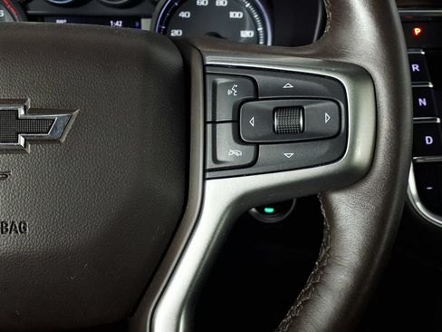 Used 2021 Chevrolet Tahoe Z71 w/ Luxury Package AWD/4WD image 21